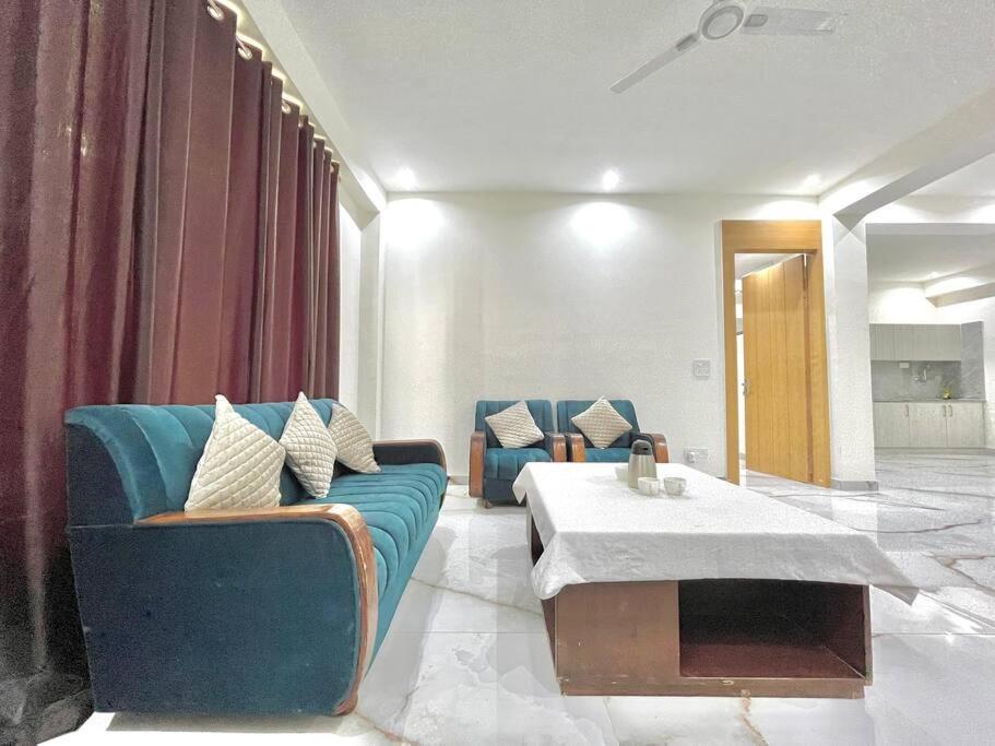 Host Jatin Kasauli Crest 7O1827O7O3 Apartment Exterior photo