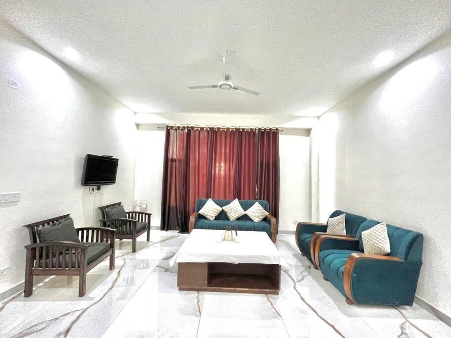 Host Jatin Kasauli Crest 7O1827O7O3 Apartment Exterior photo