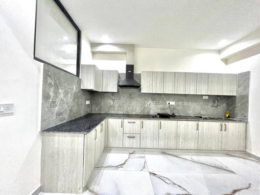 Host Jatin Kasauli Crest 7O1827O7O3 Apartment Exterior photo