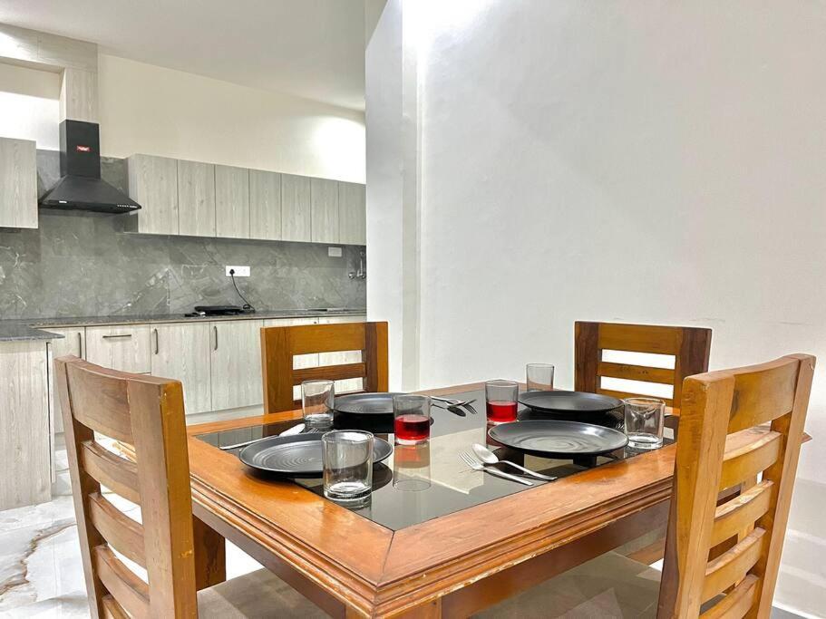 Host Jatin Kasauli Crest 7O1827O7O3 Apartment Exterior photo