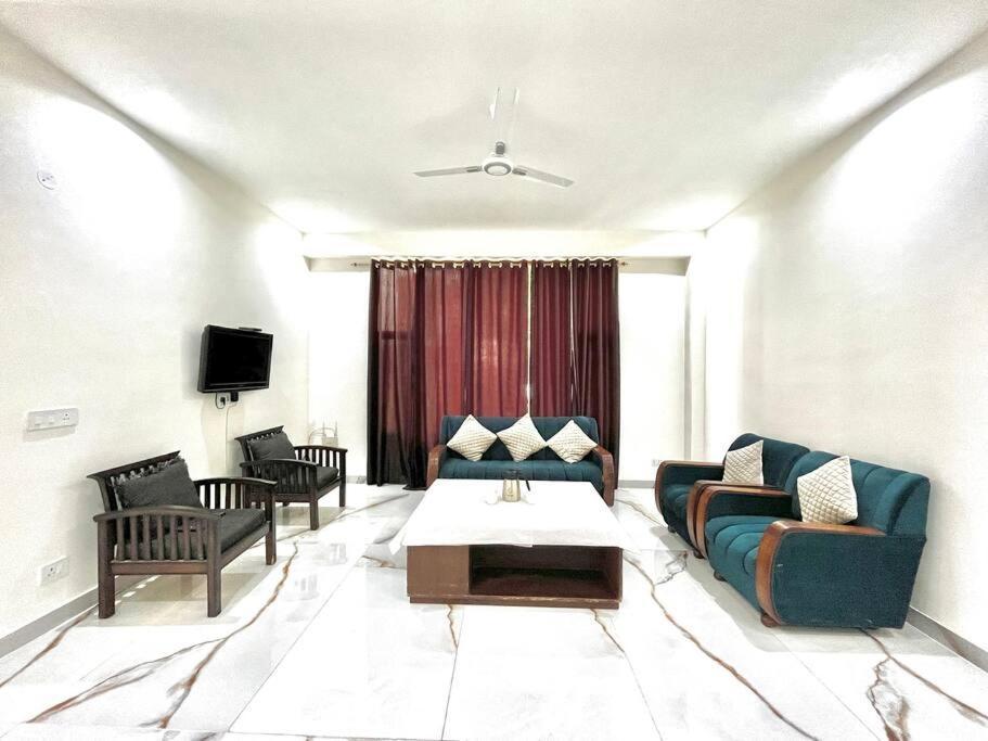 Host Jatin Kasauli Crest 7O1827O7O3 Apartment Exterior photo